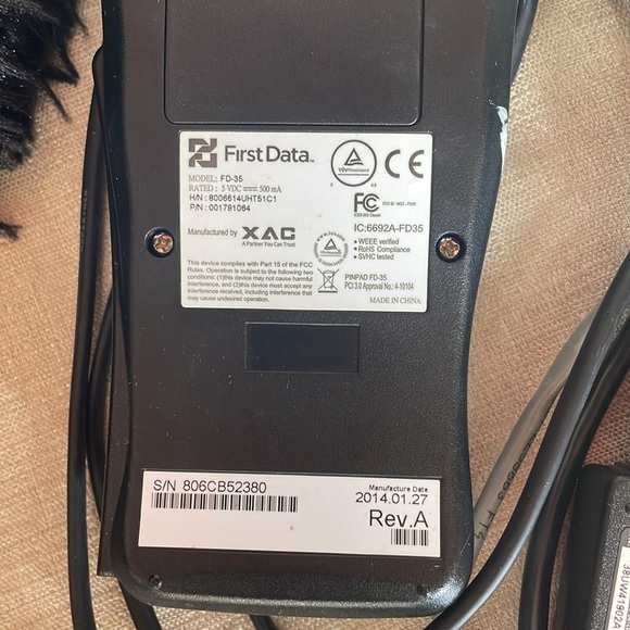 First Data FD130 Duo Terminal Credit Card Machine With Paper - Picture 6 of 7